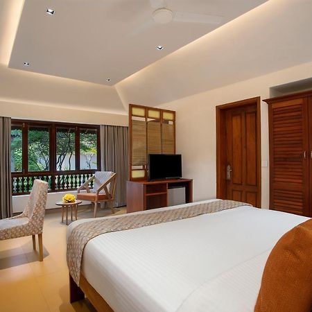Estuary Sarovar Premiere Poovar Island Екстериор снимка