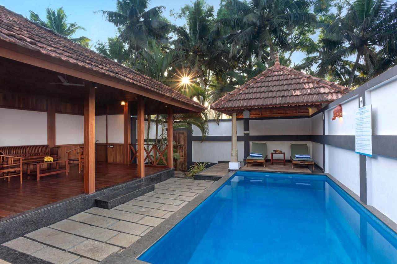Estuary Sarovar Premiere Poovar Island Екстериор снимка