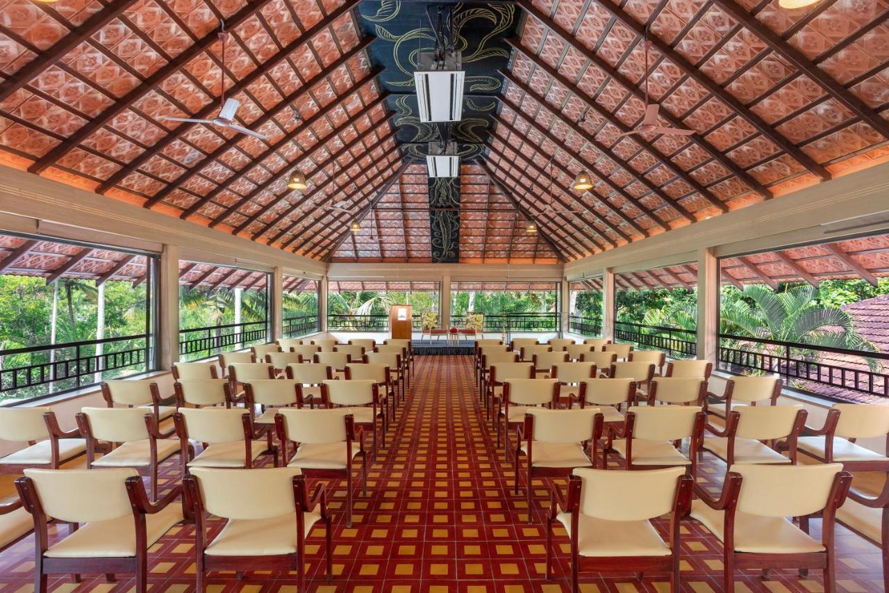 Estuary Sarovar Premiere Poovar Island Екстериор снимка