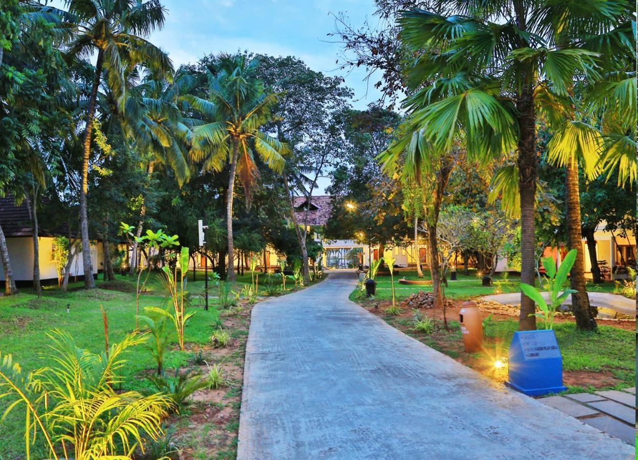 Estuary Sarovar Premiere Poovar Island Екстериор снимка