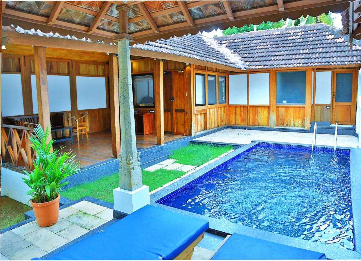 Estuary Sarovar Premiere Poovar Island Екстериор снимка