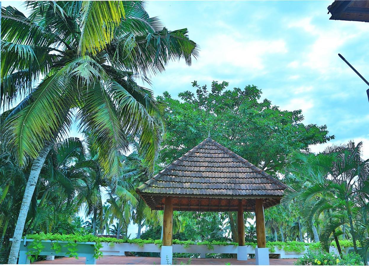 Estuary Sarovar Premiere Poovar Island Екстериор снимка