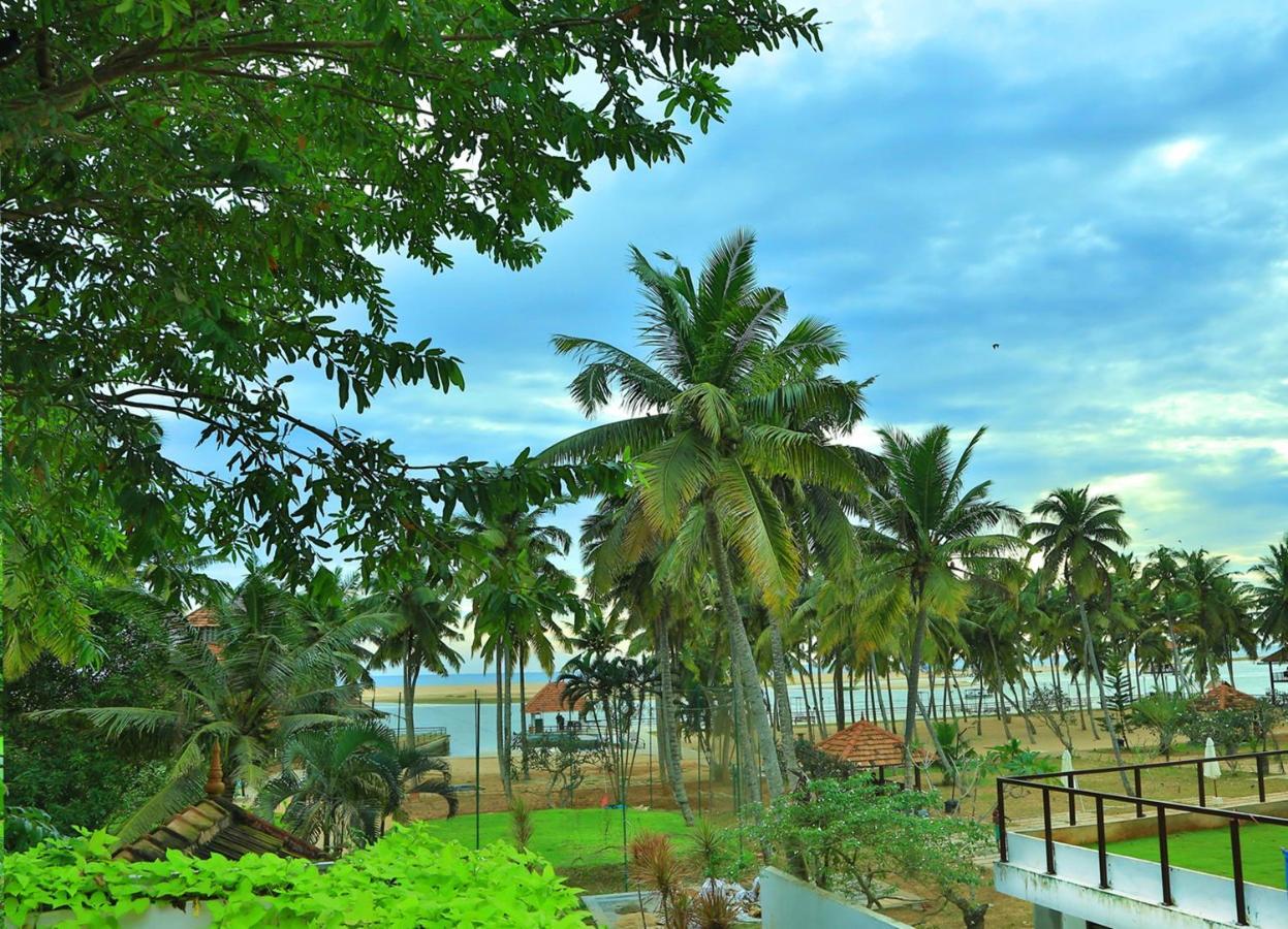 Estuary Sarovar Premiere Poovar Island Екстериор снимка