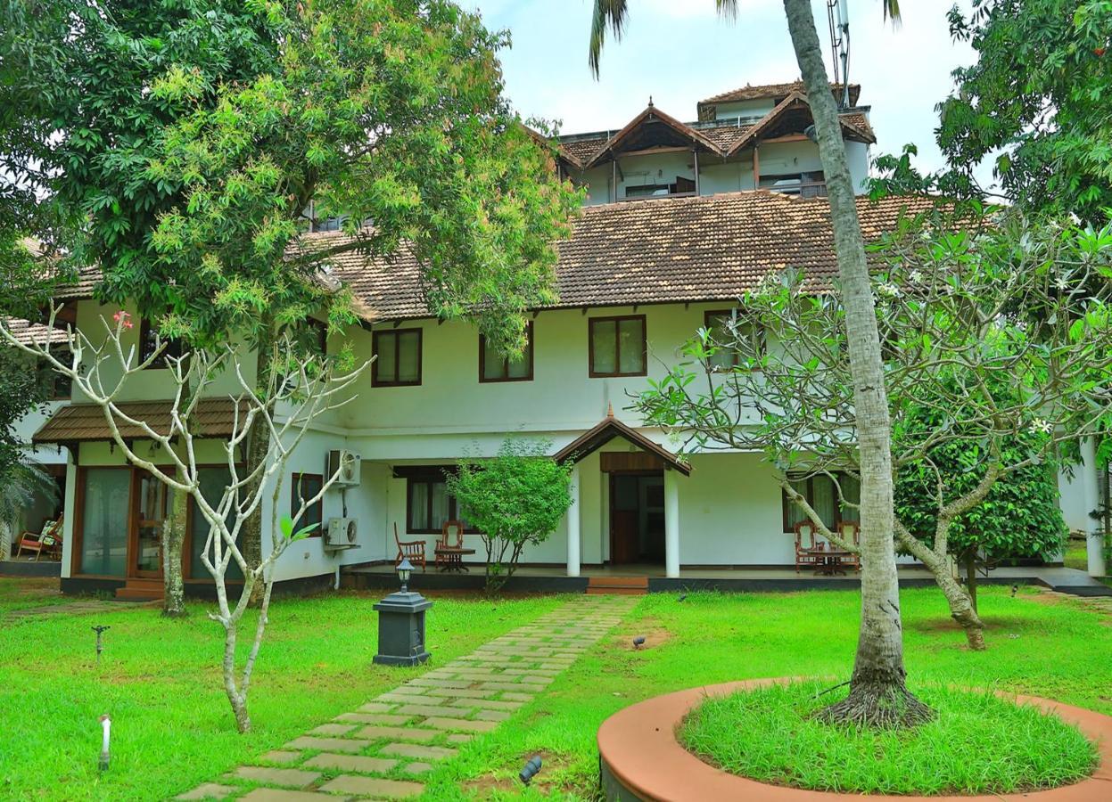 Estuary Sarovar Premiere Poovar Island Екстериор снимка