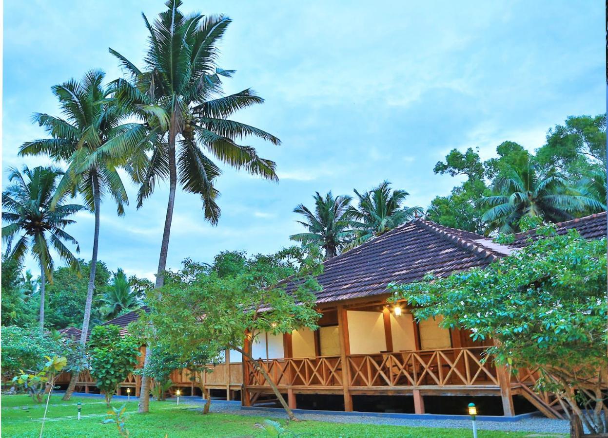 Estuary Sarovar Premiere Poovar Island Екстериор снимка