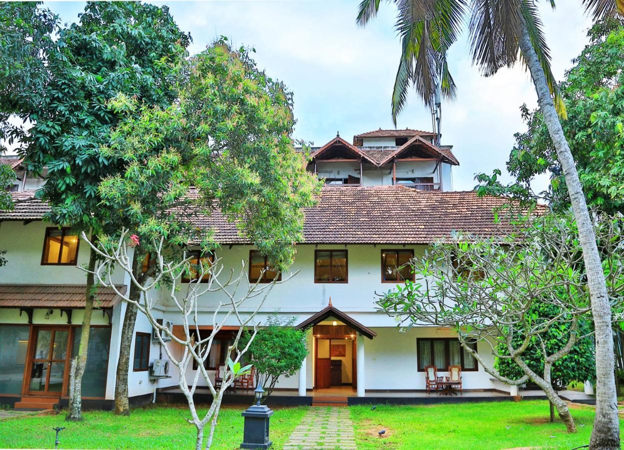 Estuary Sarovar Premiere Poovar Island Екстериор снимка