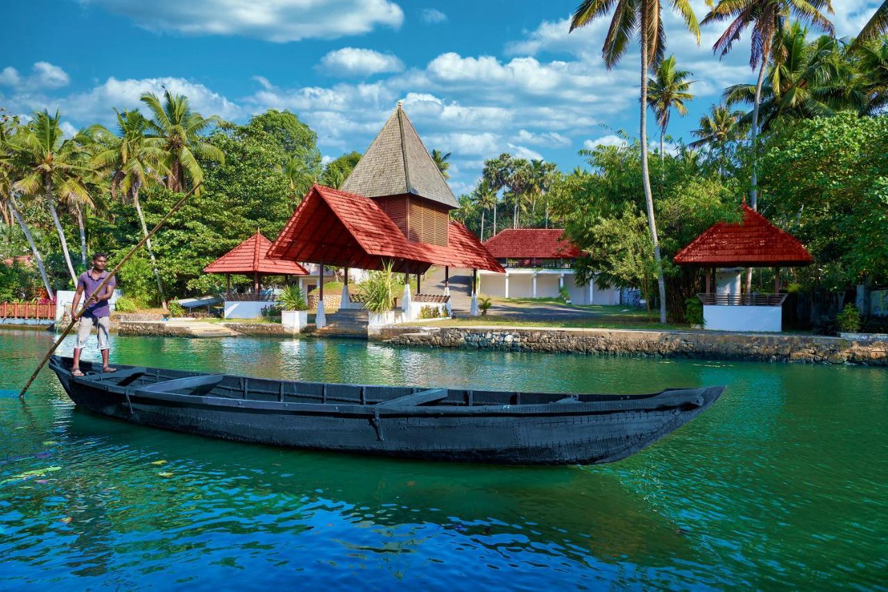 Estuary Sarovar Premiere Poovar Island Екстериор снимка